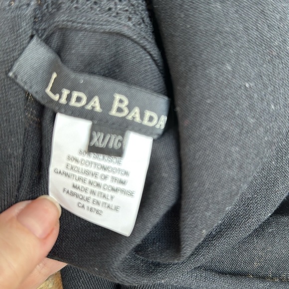 Lida Baday Elegant Black Women's Shrug Sweater - Picture 3 of 4